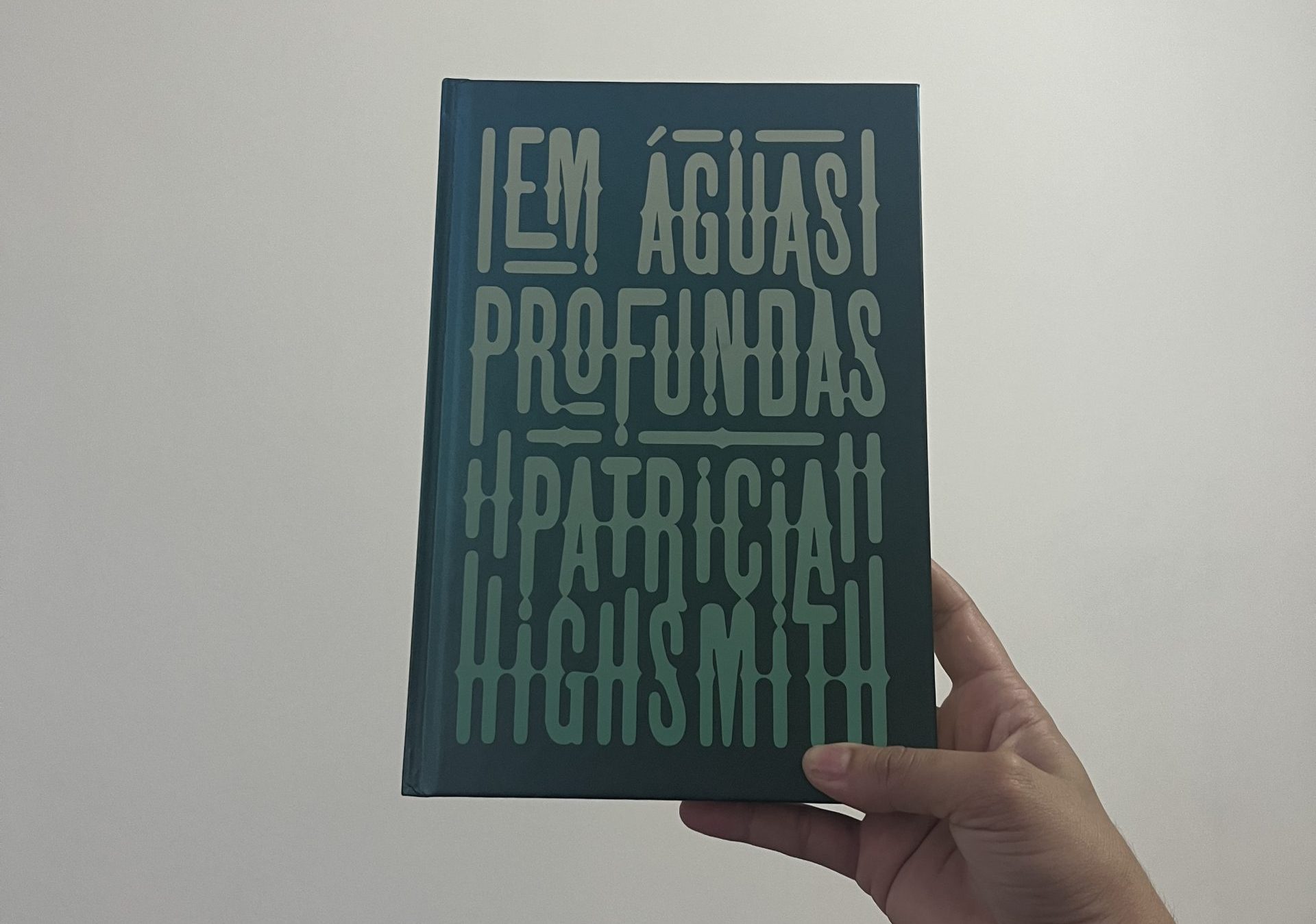 em-aguas-profundas-livro