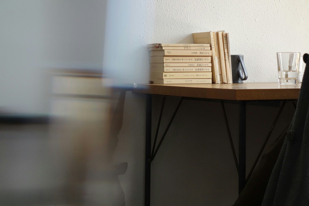 Medo de terminar livros é um transtorno psicológico? tsundoku-significado