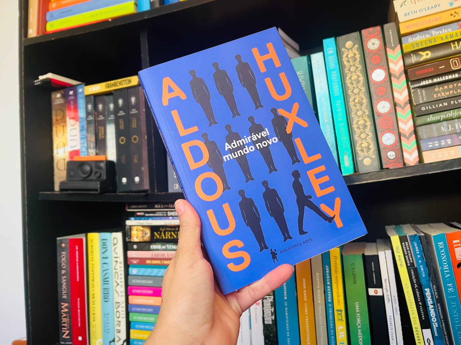 O que fala o livro Admirável Mundo Novo livro-admiravel-mundo-novo-